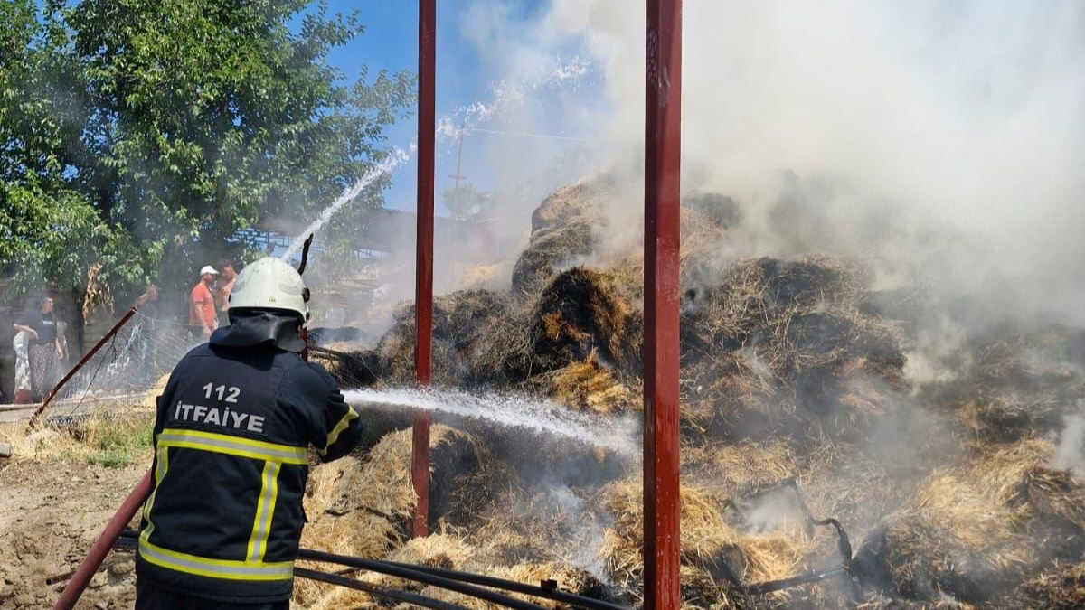 Yangın 250 saman balyasını kül etti