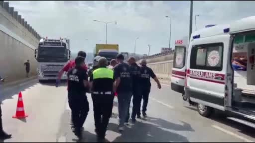 Otomobil ile kamyon çarpıştı: 5 yaralı