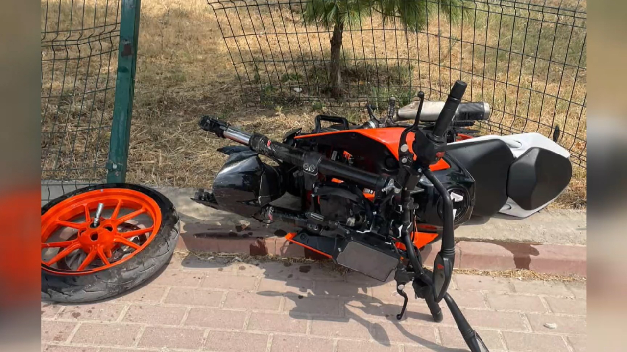 Bursa'da otomobille çarpışan motosikletin sürücüsü ağır yaralandı