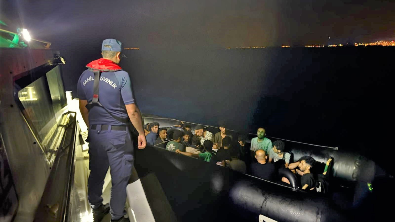 Aydın'da 18 düzensiz göçmen kurtarıldı