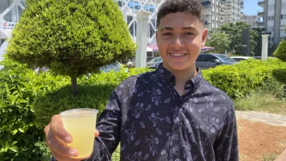 Hayalindeki araba için limonata satıyor