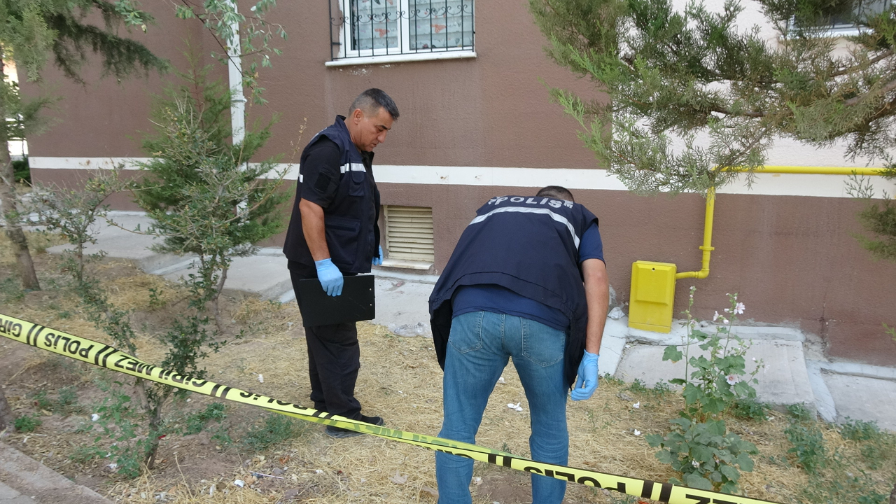 Annesine bakarken 4'üncü kattan düştü