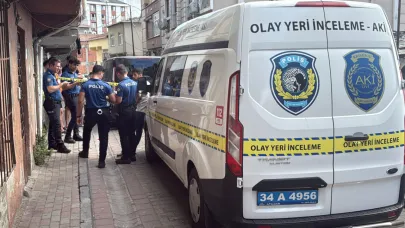 Ev arkadaşının boğazını keserek öldürdü