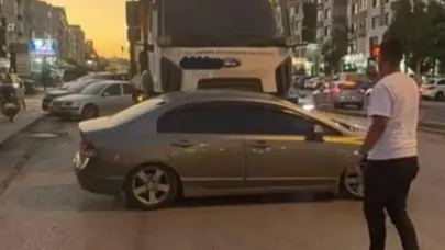 Sürüklenen otomobilin kaza anı görüntüleri