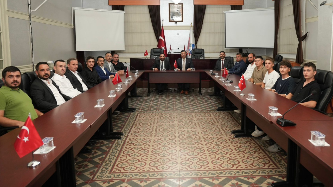 Ülkücü gençlikten Başkan Özel'e birlik ziyareti