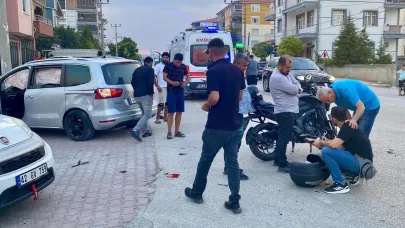 Motosiklet ile otomobil çarpıştı: 1 yaralı