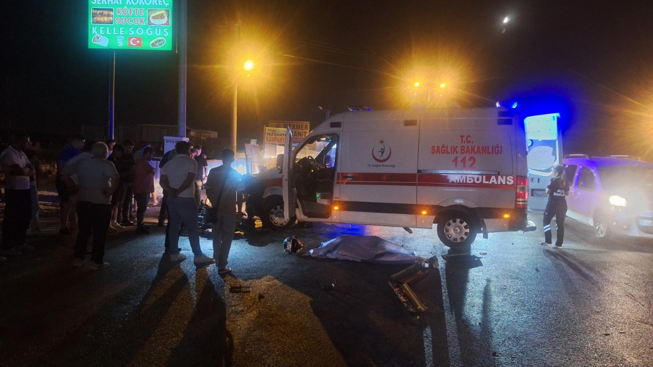 Otomobille çarpışan motosikletin genç sürücüsü hayatını kaybetti