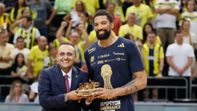 Fenerbahçe Beko, Khem Birch'ün sözleşmesini 1 yıl uzattı