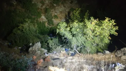 Şarampole devrilen araçta 2 yaralı