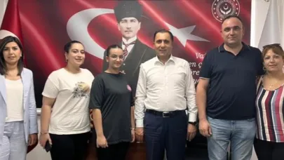 Depremde ailesini kaybeden yeğenlerine kucak açtı