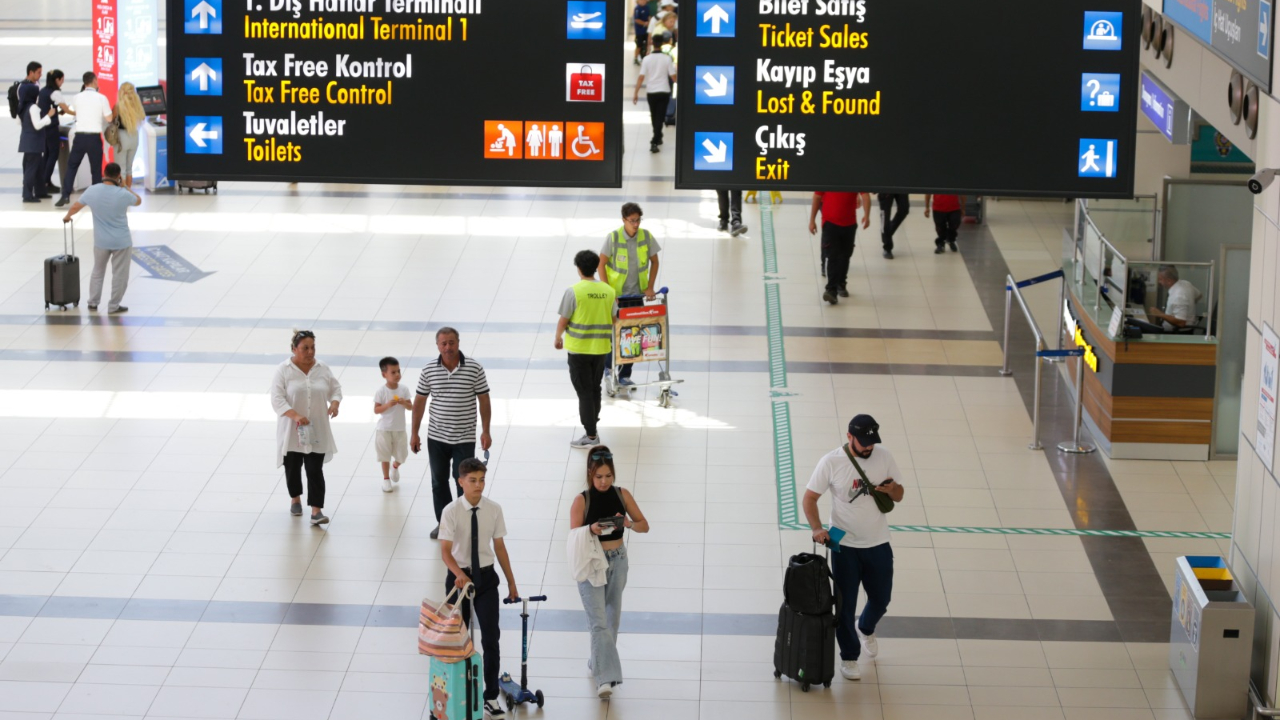 Antalya turizmde rekor kırdı: Bir günde 105 bin turist