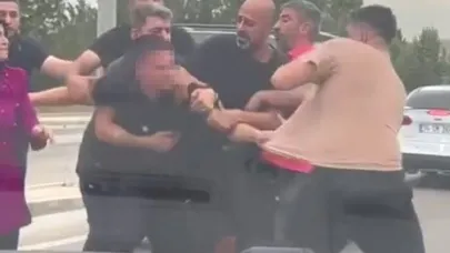 Bursa'da yol verme kavgası kamerada: Vatandaşlar zor ayırdı