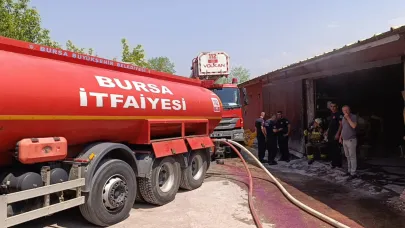 Bursa'da mobilya imalathanesinde yangın