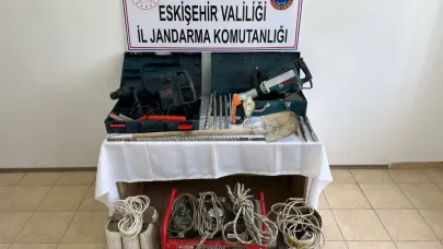 Kaçak kazı sırasında suçüstü yakalandılar