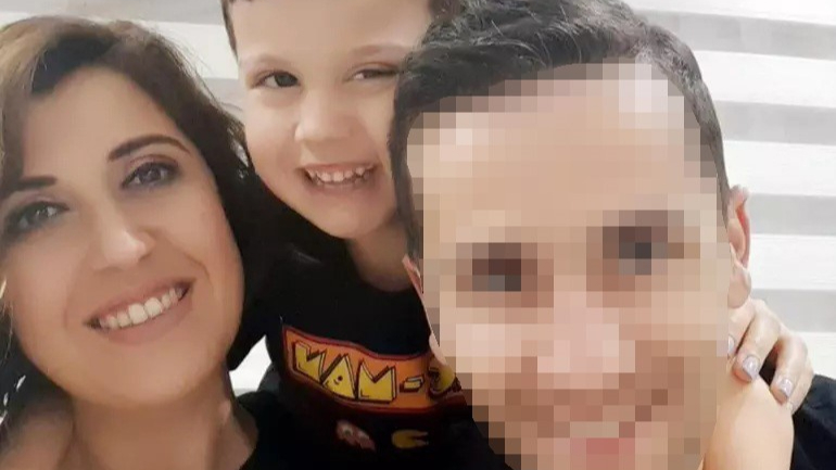 Eşini ve oğlunu öldüren şahıs bıçakla intihara kalkıştı