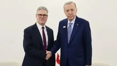 Cumhurbaşkanı Erdoğan İngiltere Başbakanı Starmer ile görüştü