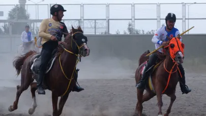 Erzurum'da cirit heyecanı lig maçlarıyla devam ediyor.