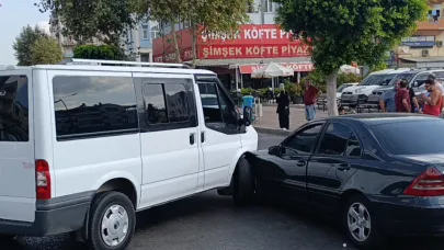 Otomobille kamyonet çarpıştı: 1 yaralı