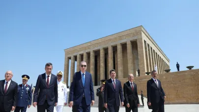 Cumhurbaşkanı Erdoğan ve YAŞ üyeleri Anıtkabir'de