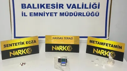 Uyuşturucu operasyonu araçta yakalandı
