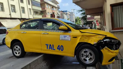 Freni boşalan ticari taksi korkuttu