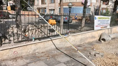 Belediye işçisi akıma kapıldı