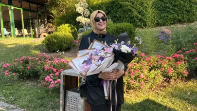 50 yaşındaki 5 çocuklu anne üniversitede bölüm birincisi oldu!