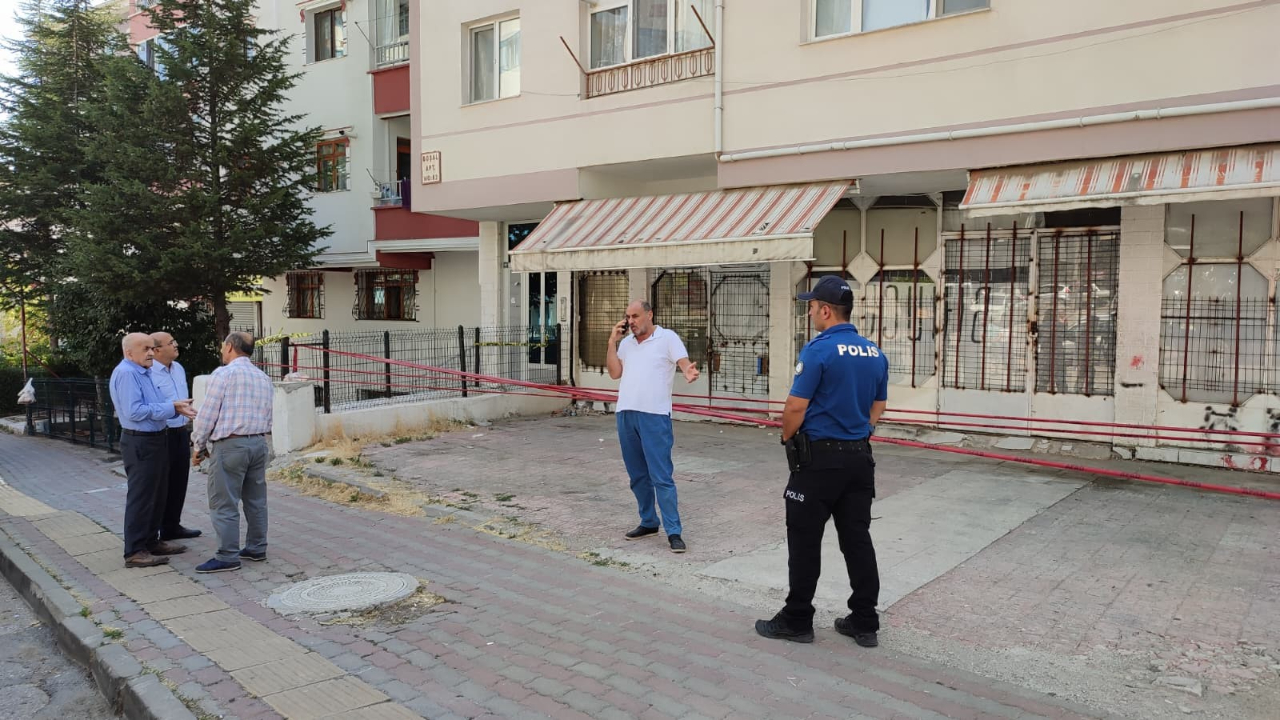Ankara'da kolonları kırılan bina tahliye edildi