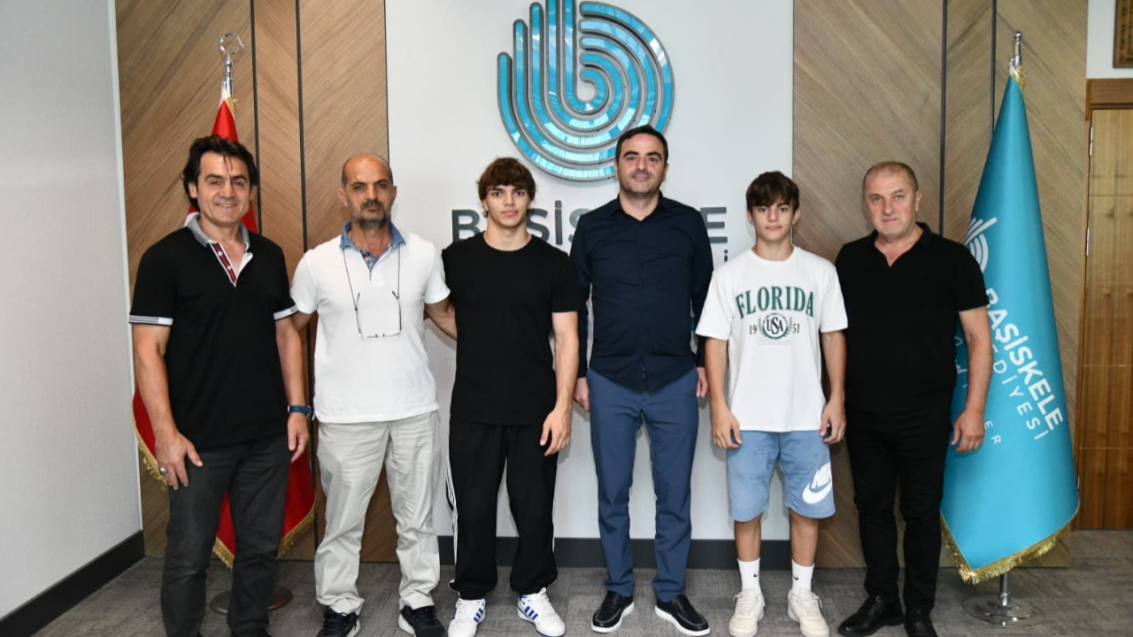 Başarılarıyla gururlandıran sporculara özel karşılama