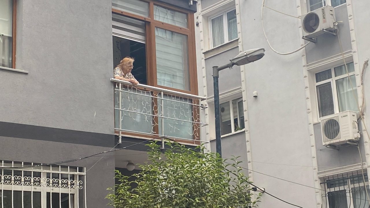 Şişli’deki çıkan yangında 3 kişi dumandan etkilendi