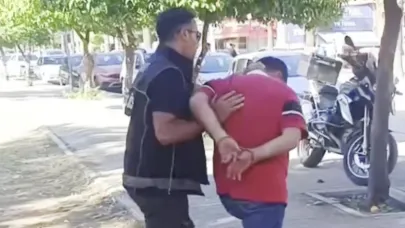 Parkta uyuşturucuyla yakalandı