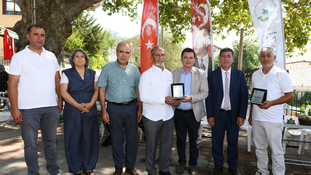 Bursa'da yangının izlerini silen gönüllülere teşekkür edildi