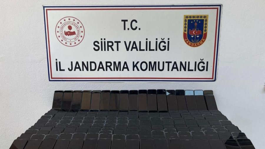 Siirt’te 10 milyon lira değerinde kaçak cep telefonu ele geçirildi