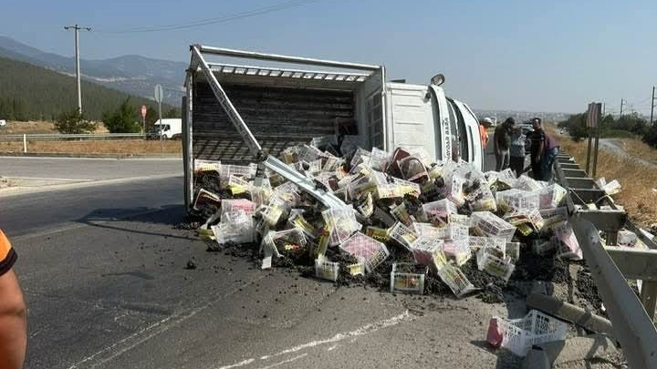 Gaziantep’te kamyonet devrildi: 2 Yaralı
