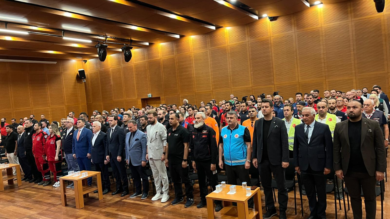 Bozbey'den arama kurtarma ekiplerine teşekkür belgesi