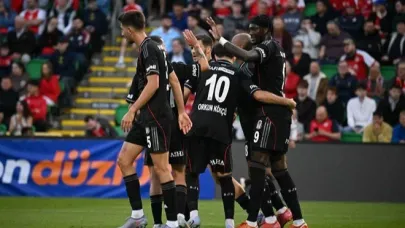 Beşiktaş, St. Patrick's'i güle oynaya yendi!