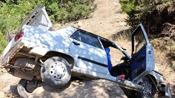 Otomobil devrildi: 2 yaralı