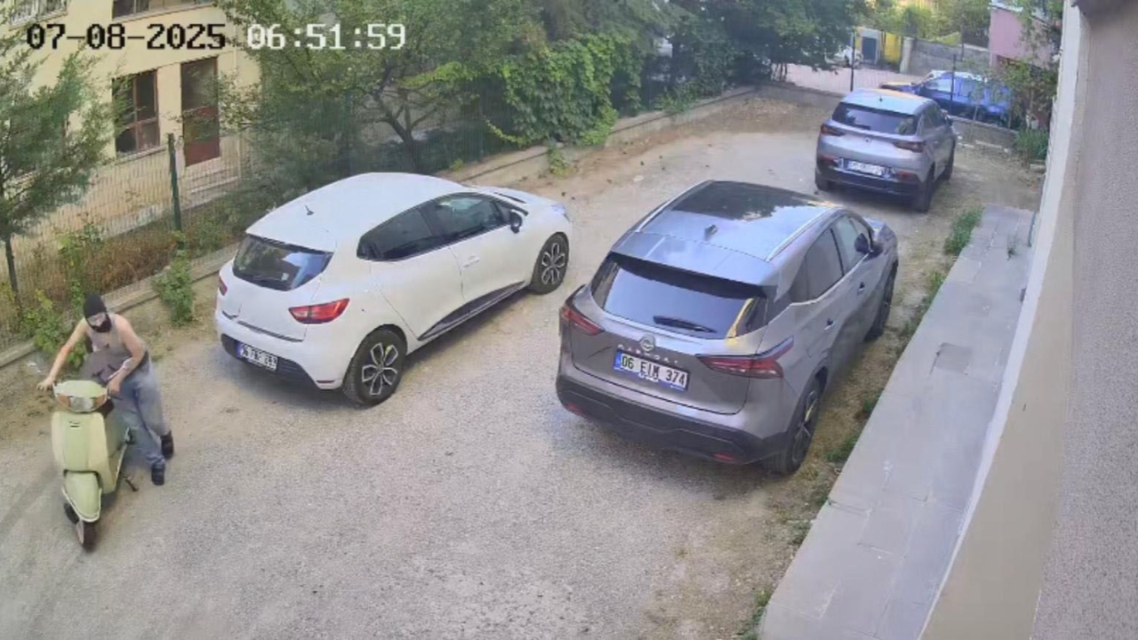 Kar maskeli hırsız güpegündüz motosiklet çaldı
