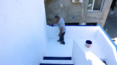 Bodrum sokakları mavi ve beyaza boyanıyor