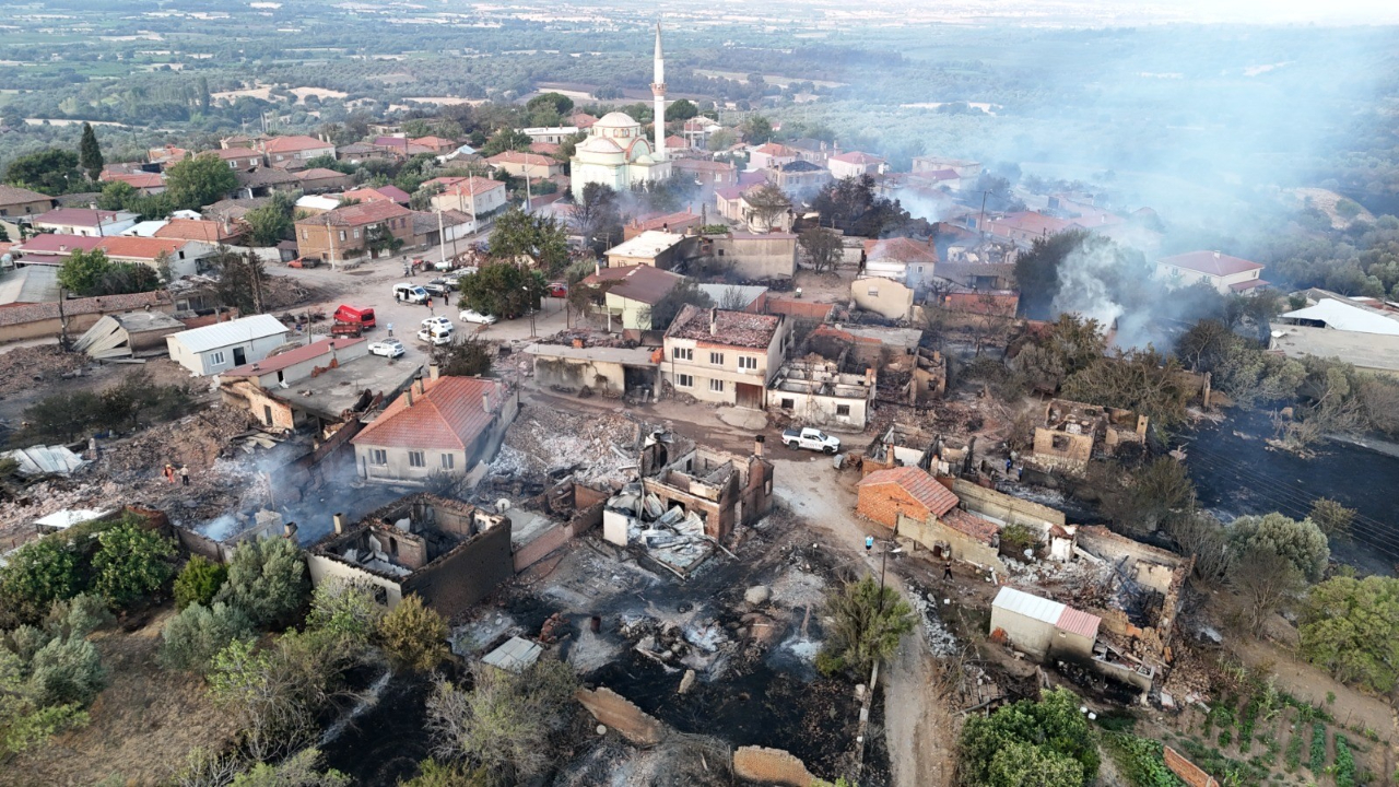 Yangınında evleri yanan vatandaşlar yaşadıklarını gözyaşlarıyla anlattılar