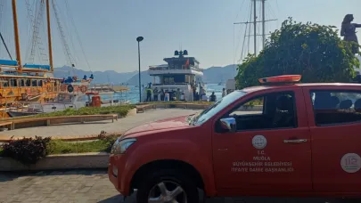 Tekneden yükselen dumanlar paniğe neden oldu