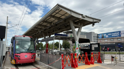 T2 tramvay hattında arıza! Seferlere ara verildi