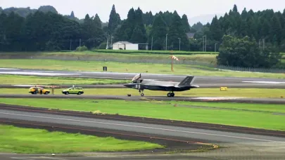 İngiltere'ye ait F-35B savaş uçağı Japonya'ya acil iniş yaptı