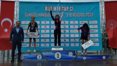Akhisarlı sporculardan Rize’de madalya şöleni