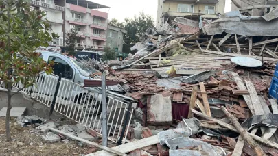 Sındırgı depreminde hasar gün yüzüne çıktı