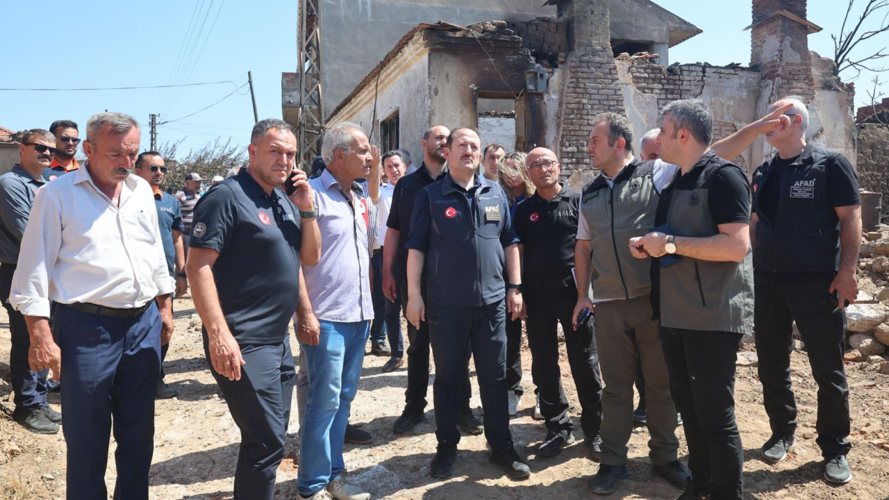 AFAD Başkanı Çanakkale'de yangın bölgesini ziyaret etti