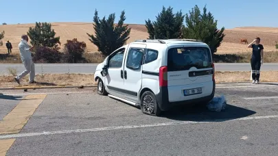 Hafif ticari araç takla attı: Aynı aileden 3'ü çocuk 5 yaralı