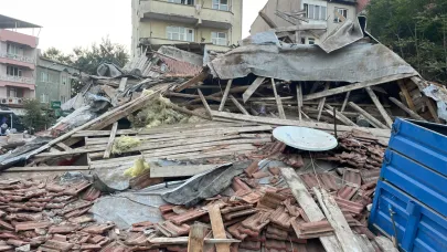 Sındırgı'da yıkılan binayla ilgili 2 gözaltı