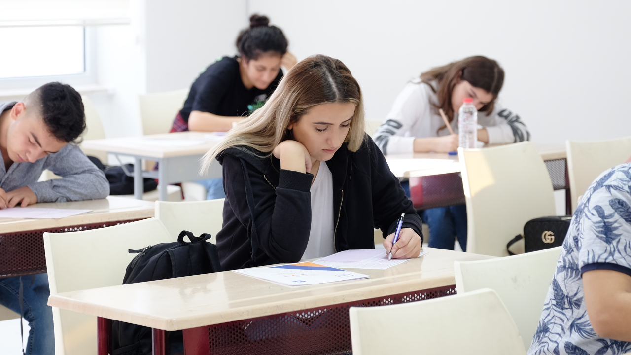 Büyükşehir'den gençlere destek sürüyor: YKS kurs kayıtları başladı