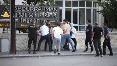 Bıçağı boğazına dayadı, polis ekipleri müdahale etti